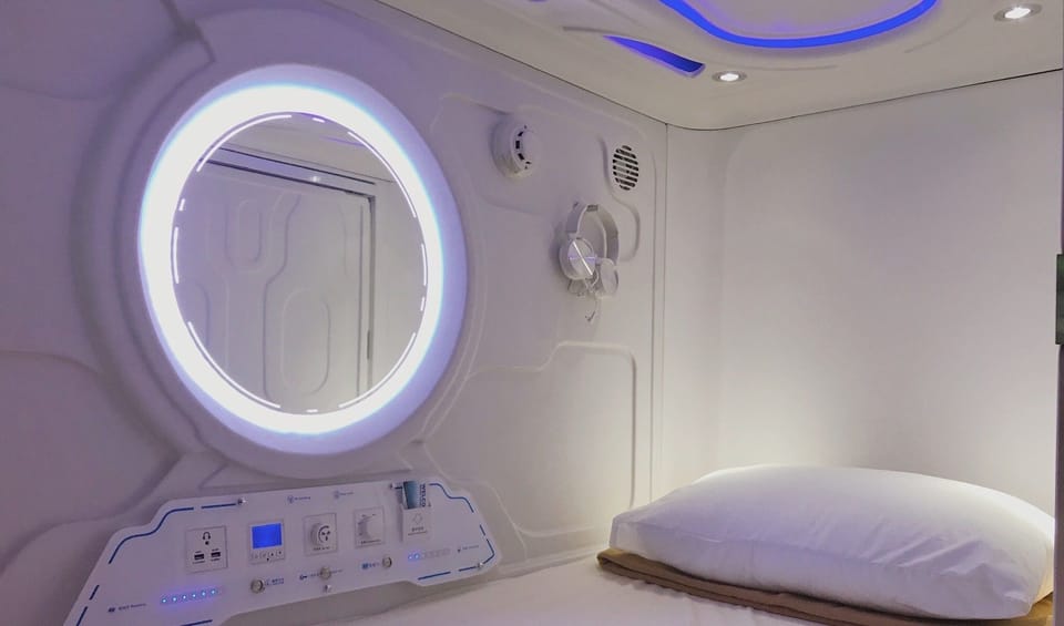 Soundproofing, free WiFi, bed sheets
