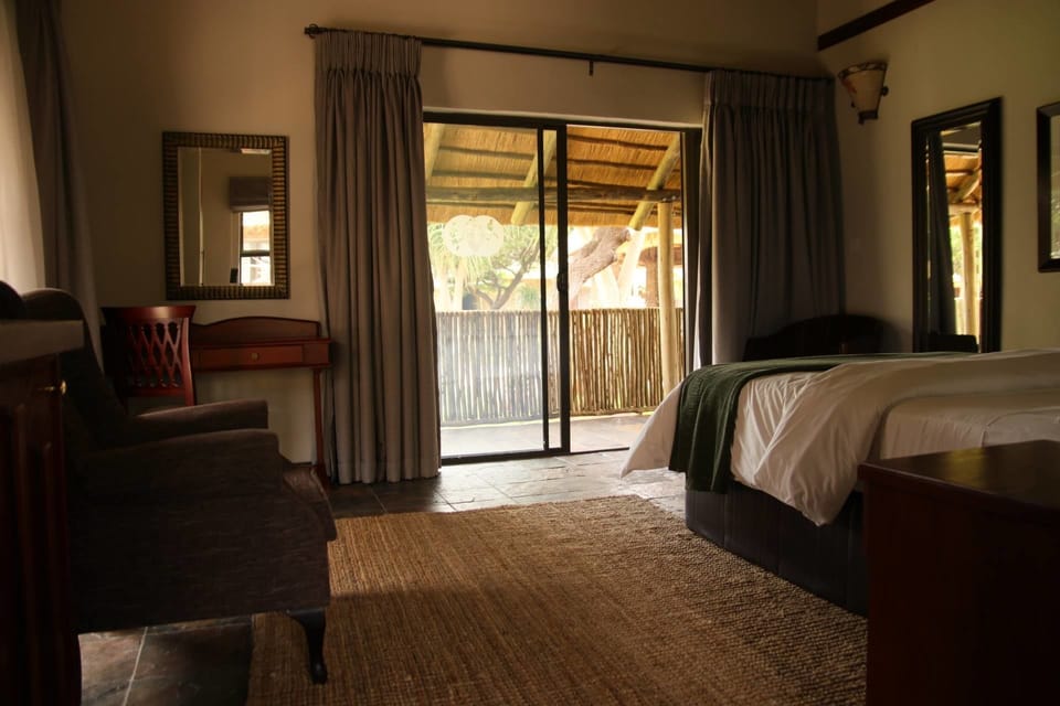Premium bedding, in-room safe, desk, laptop workspace