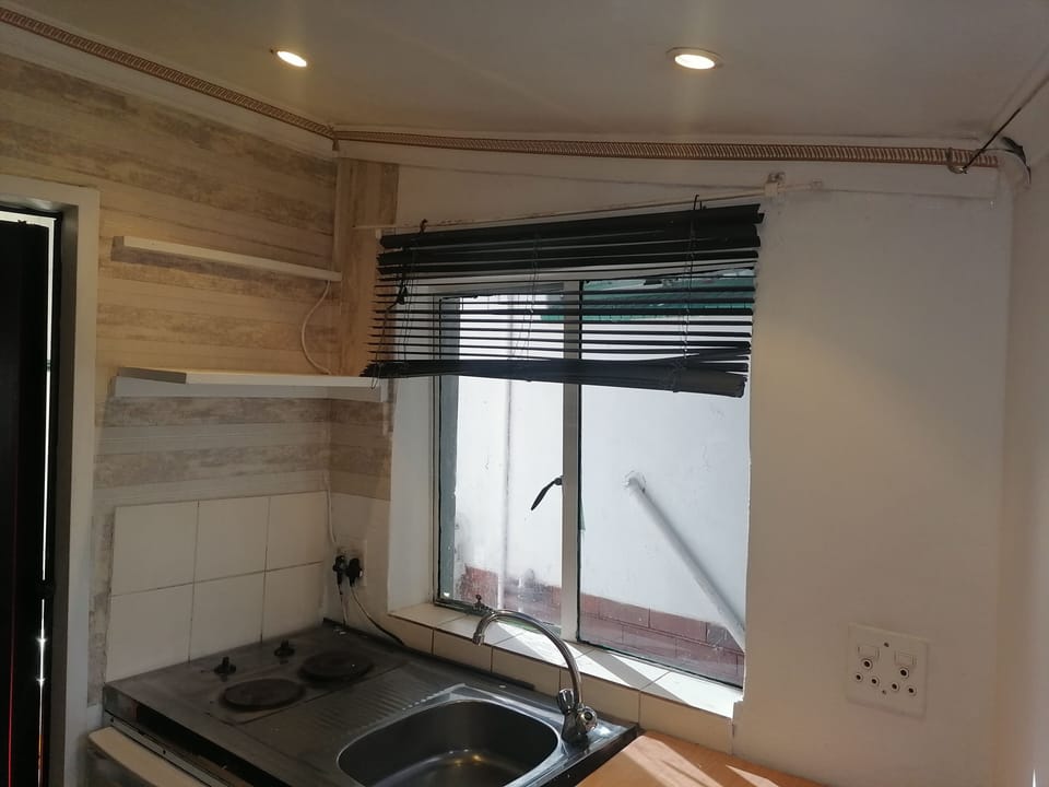 Senior Room, Private Bathroom | Iron/ironing board, free WiFi, bed sheets