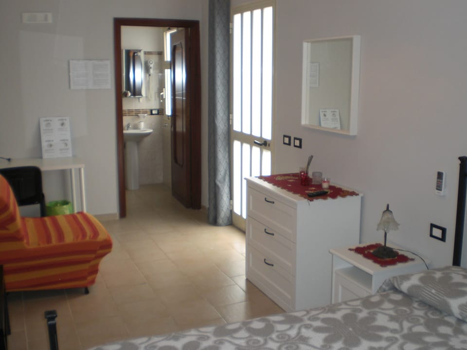 Double Room | Desk, blackout drapes, rollaway beds, free WiFi