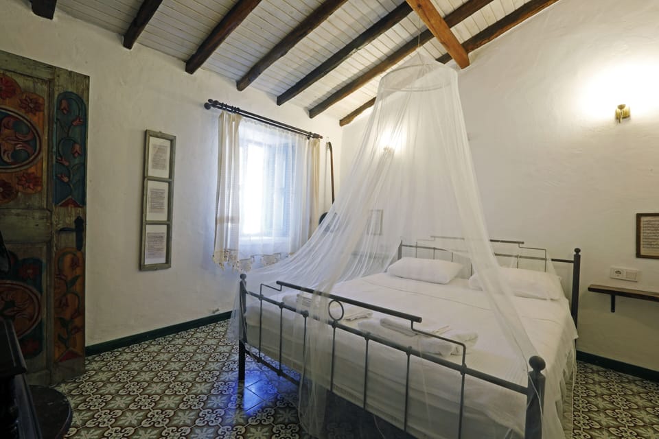 Family Triple Room | Free WiFi, bed sheets