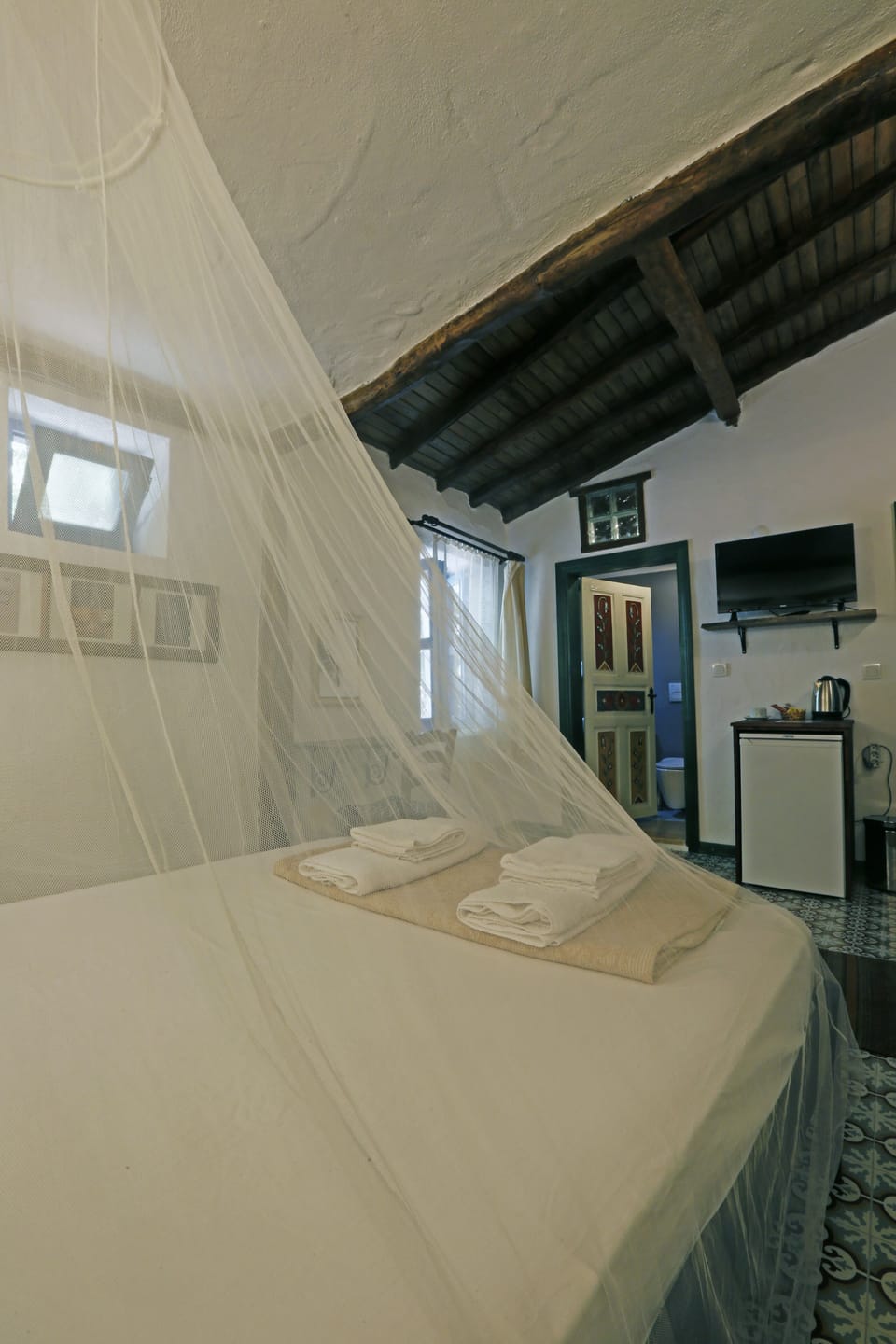 Standard Double Room | Free WiFi, bed sheets
