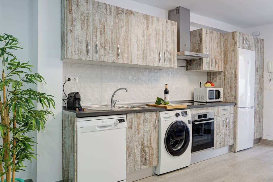 Exclusive Villa, 4 Bedrooms | Private kitchen | Full-size fridge, microwave, oven, stovetop