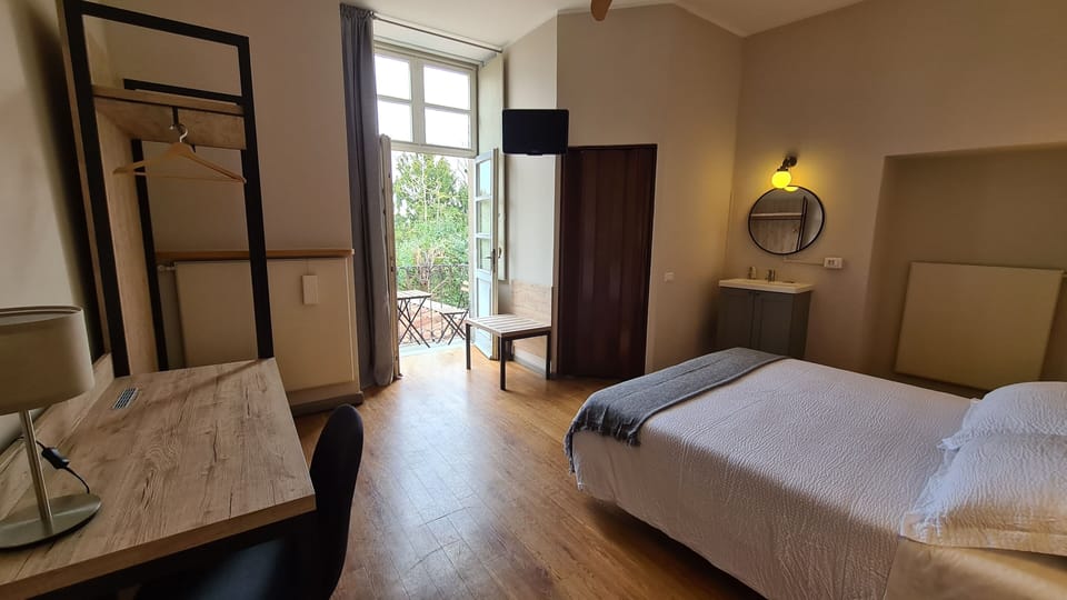 Superior Double or Twin Room | Down comforters, desk, laptop workspace, free WiFi