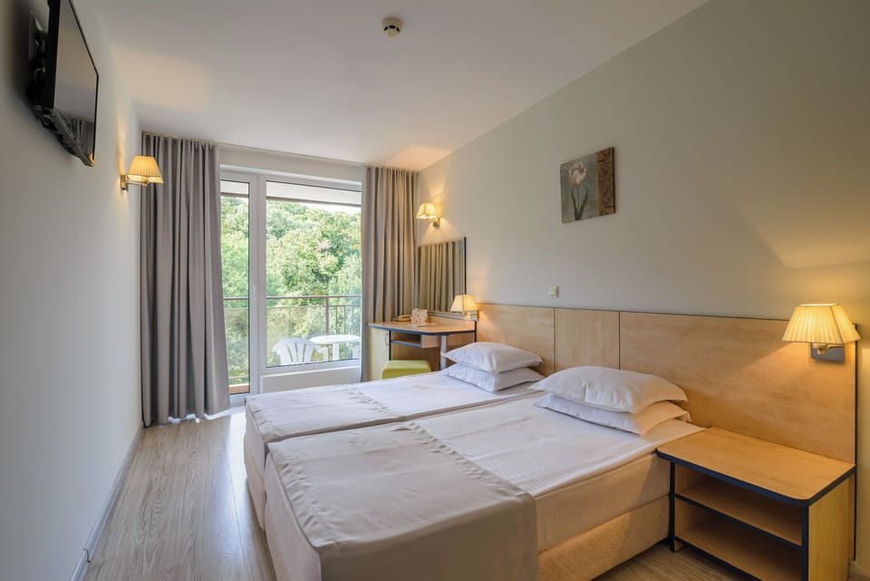 Desk, free WiFi, bed sheets