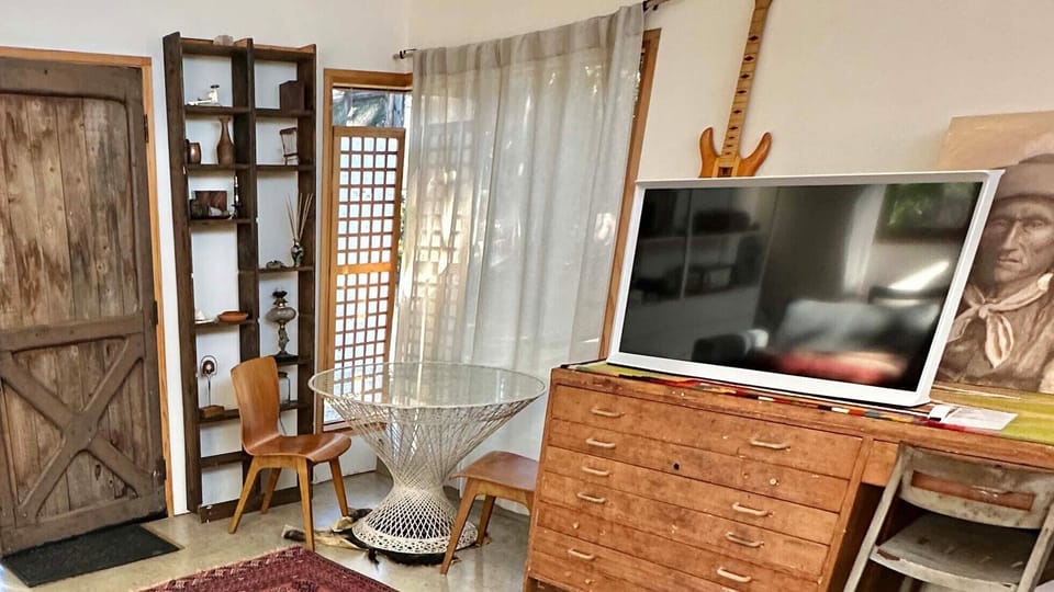 Design Cabin, Garden View | Living area | Flat-screen TV