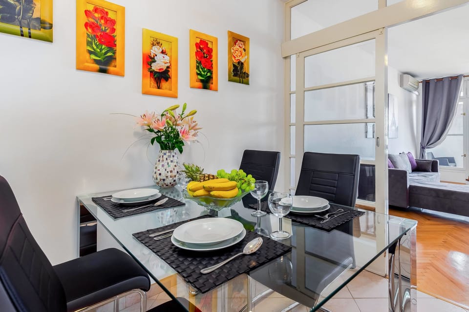 Apartment | In-room dining