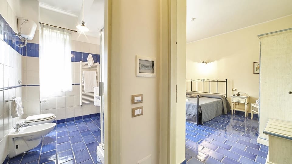 Double Room, Garden View | Desk, laptop workspace, free WiFi, bed sheets