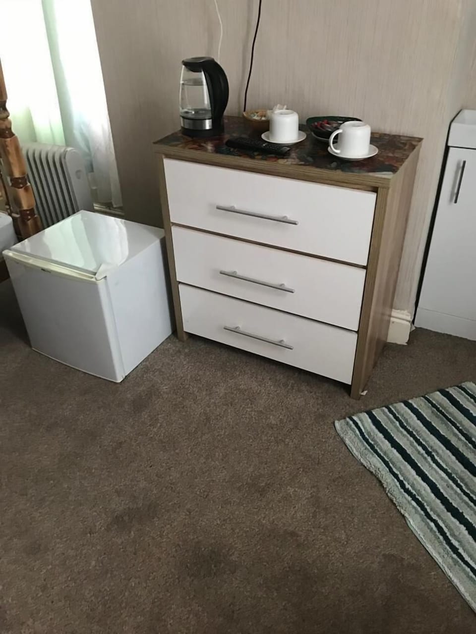 Iron/ironing board, free WiFi, bed sheets