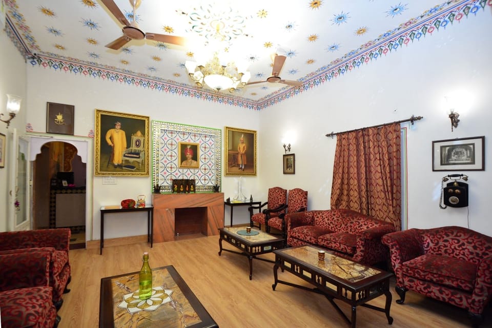 Traditional Double Room | Individually decorated, individually furnished, desk, laptop workspace