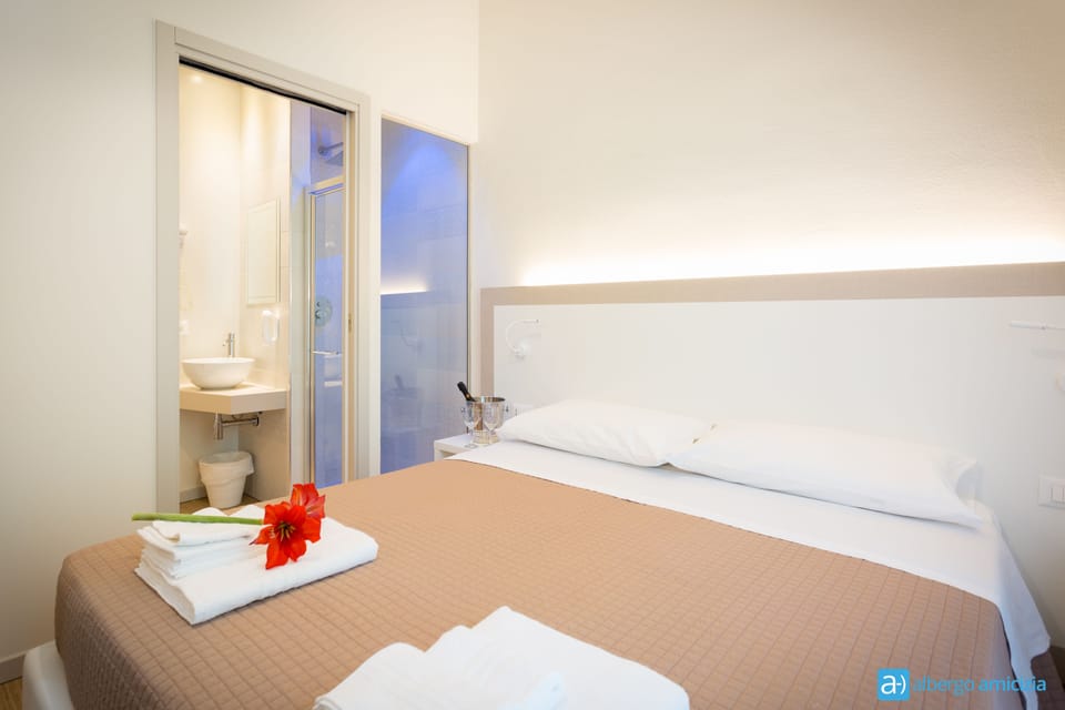 Romantic Double Room, Terrace | Bathroom | Shower, rainfall showerhead, free toiletries, hair dryer