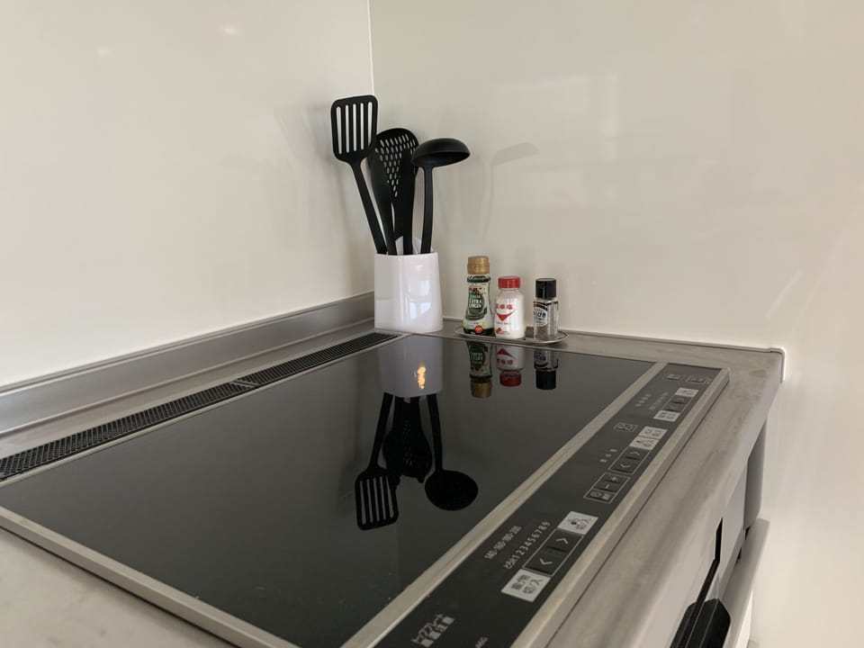 House, 2 Bedrooms | Private kitchenette | Fridge, microwave, stovetop, electric kettle