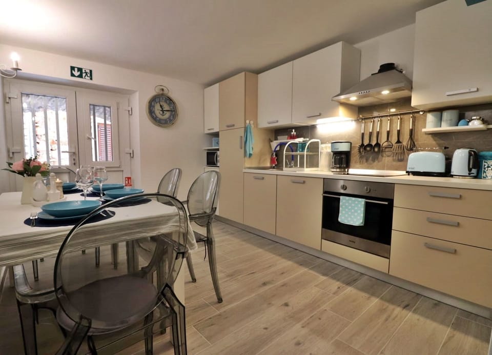 House | Private kitchen | Fridge, microwave, stovetop, espresso maker