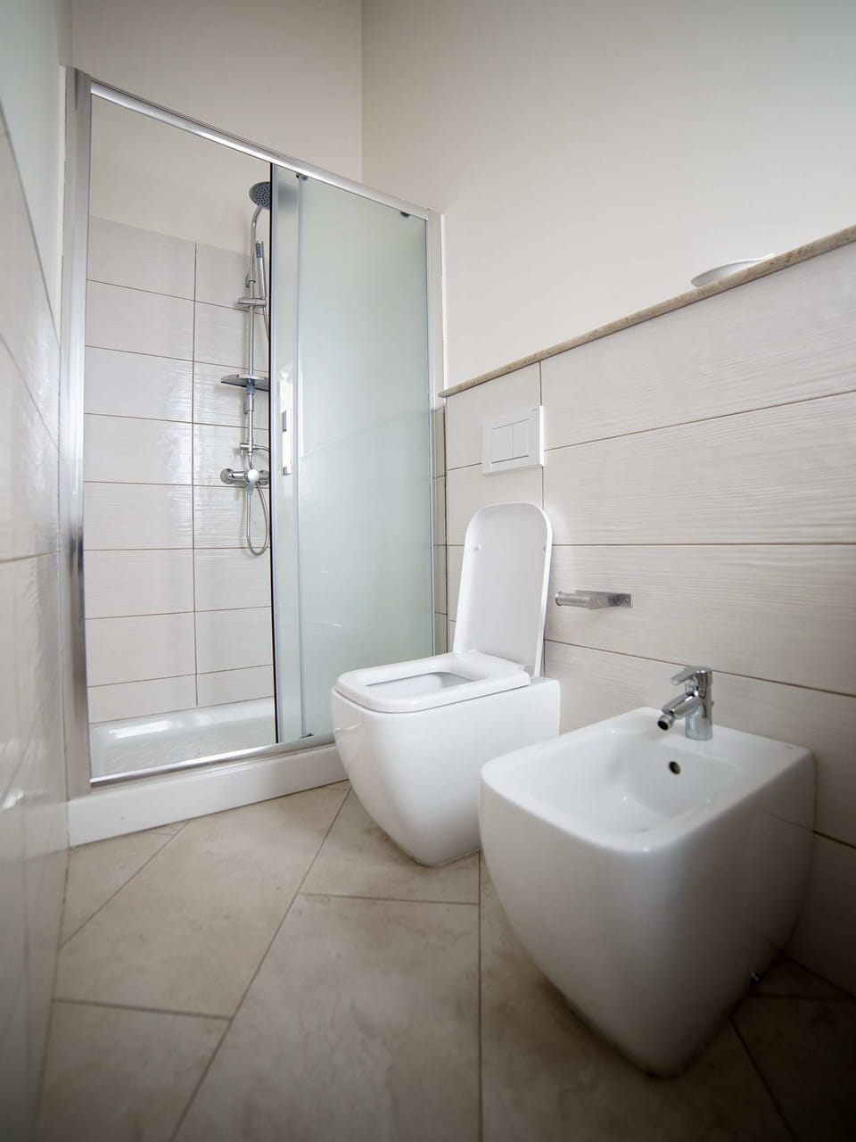 Quadruple Room, Balcony | Bathroom | Shower, hair dryer, bidet, towels