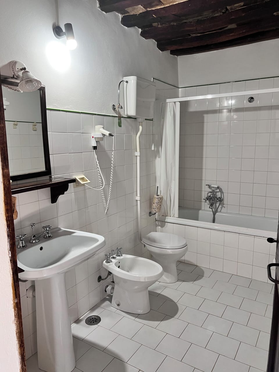 Romantic Double Room | Bathroom | Shower, free toiletries, hair dryer, bidet