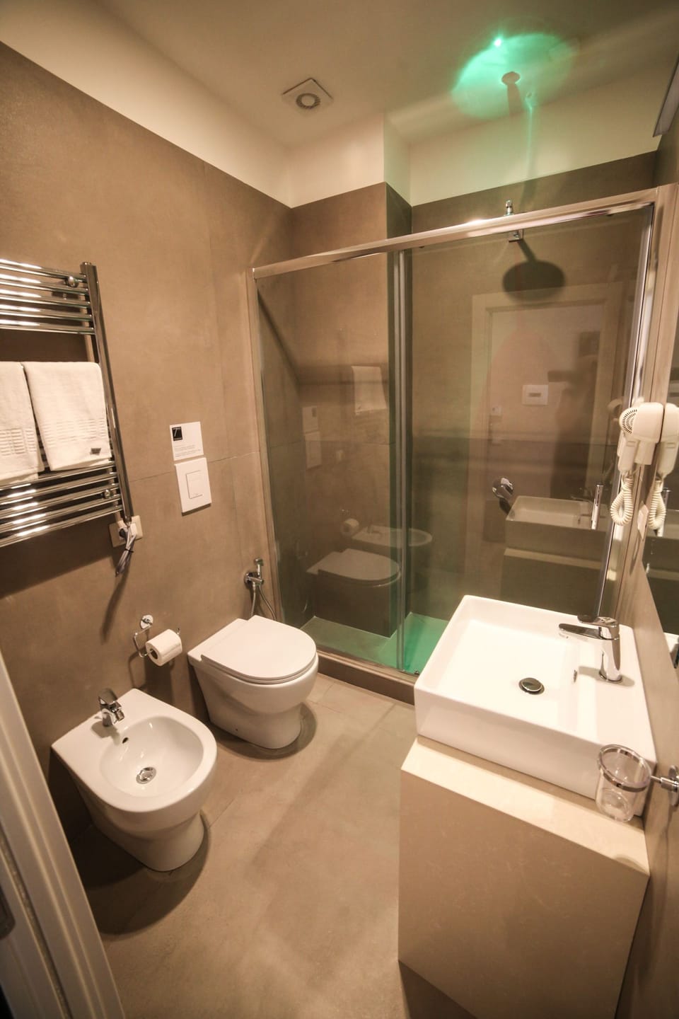 Superior Double Room, City View | Bathroom | Shower, rainfall showerhead, free toiletries, hair dryer