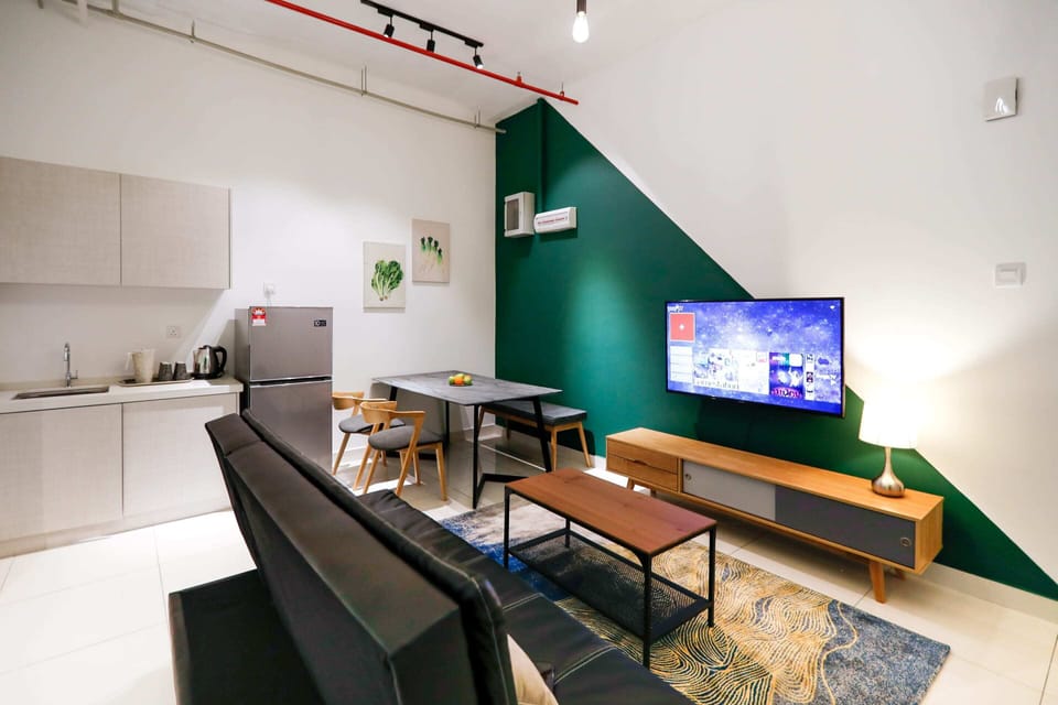 Studio (1) | Soundproofing, iron/ironing board, rollaway beds