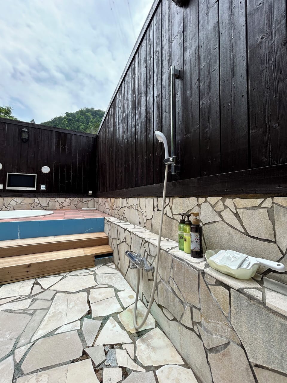 luxury Villa (with outdoor hot tub) Non Smoking | Bathroom | Combined shower/tub, deep soaking tub, free toiletries, hair dryer