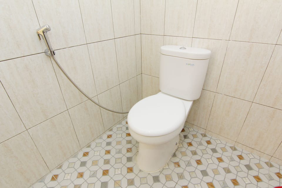 Standard Room | Bathroom | Shower, towels