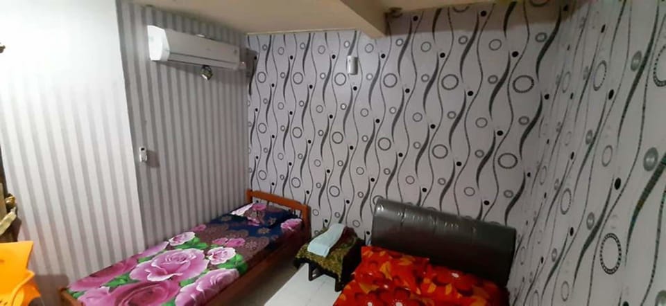 Deluxe Room | Desk, free WiFi