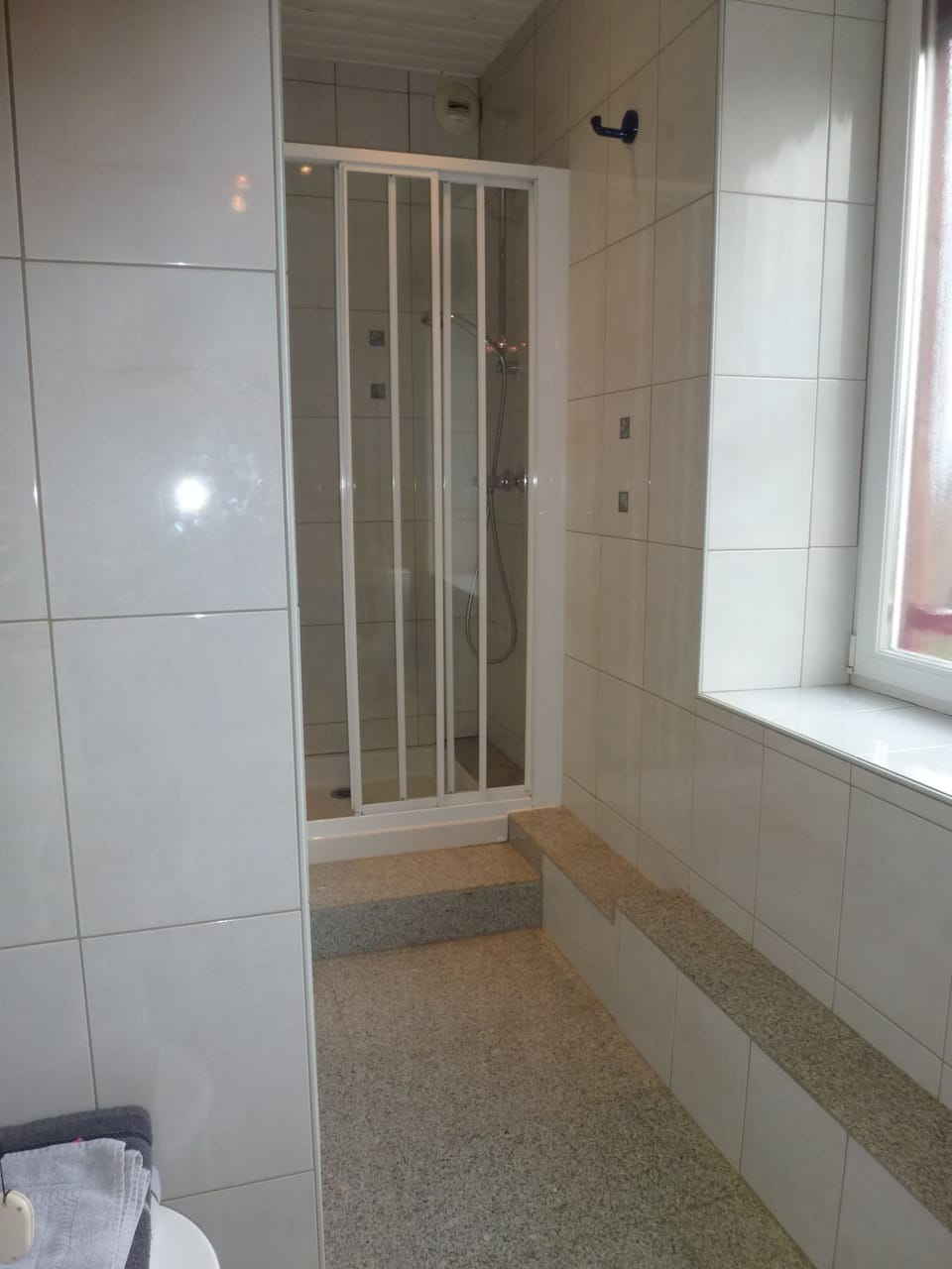 Comfort Double Room (Journee Printaniere) | Bathroom shower
