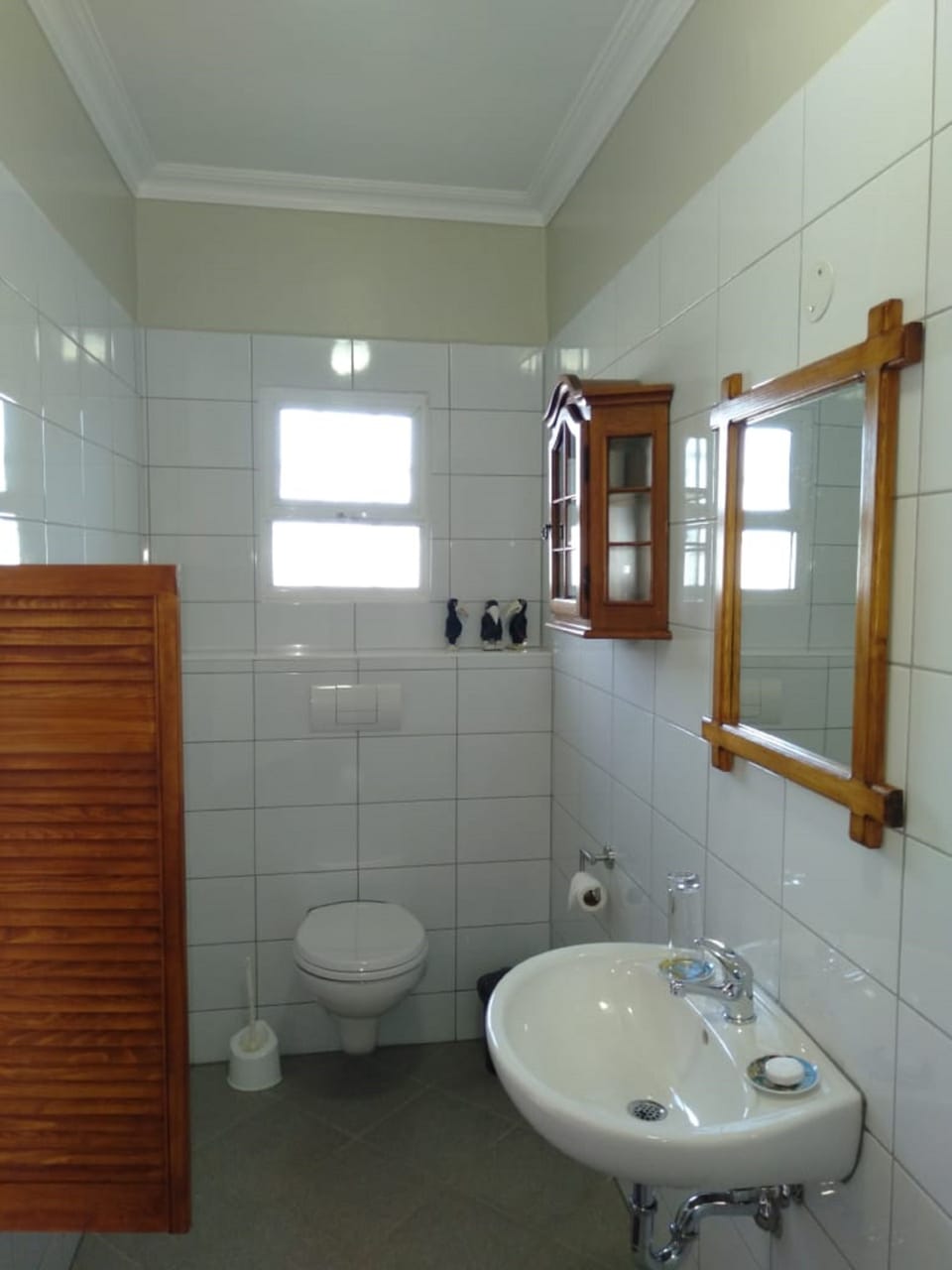 Shower, free toiletries, slippers, towels