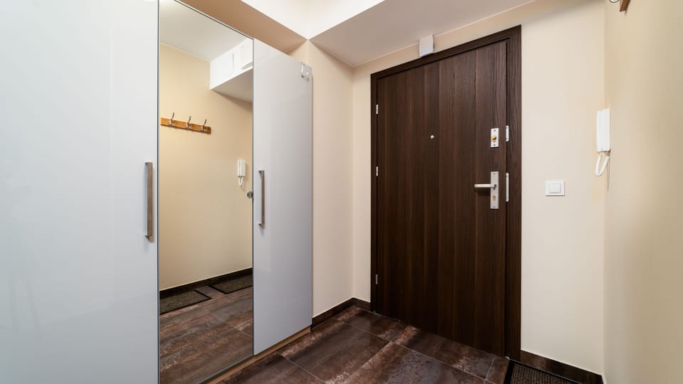Apartment (26) | Laptop workspace, iron/ironing board, WiFi (free), bed sheets