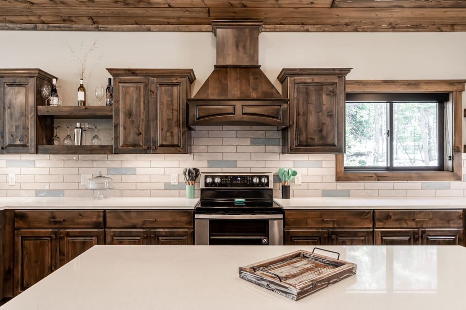 Luxury House | Private kitchen | Fridge, microwave, oven, stovetop