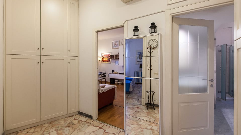 Apartment | 2 bedrooms, in-room safe, iron/ironing board, WiFi (free)