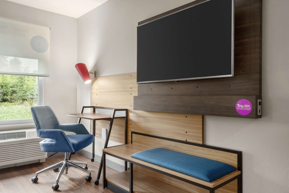 Room, 1 King Bed, Accessible (Roll-In Shower) | Desk, laptop workspace, blackout drapes, iron/ironing board