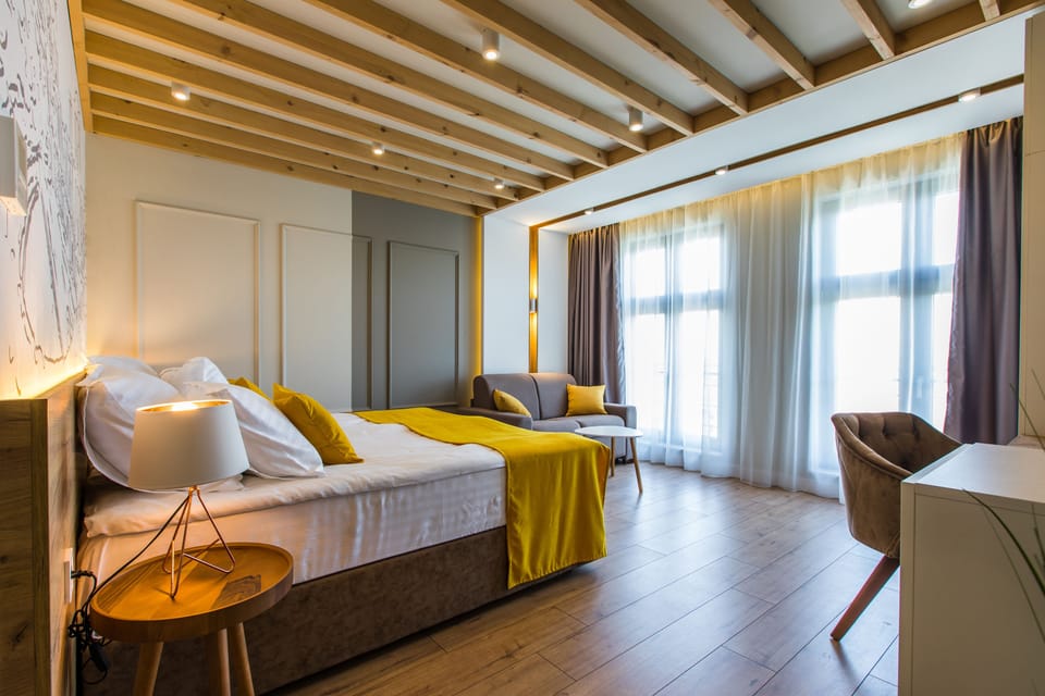 Premium bedding, minibar, individually decorated, desk