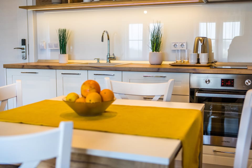 Deluxe Apartment | Private kitchen | Electric kettle
