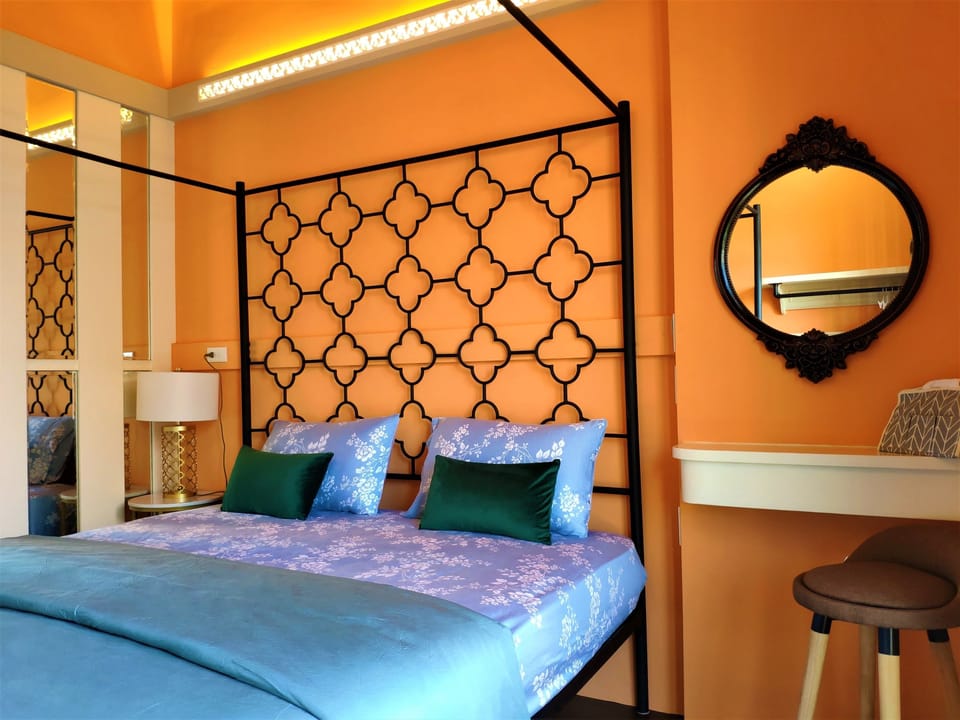 Classic Double Room, 1 Queen Bed, Balcony, City View | Desk, soundproofing, free WiFi, bed sheets