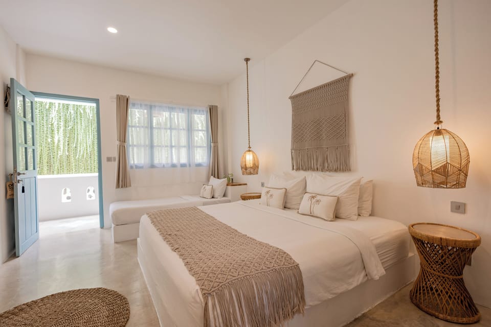 Deluxe Triple Room | WiFi (free), bed sheets