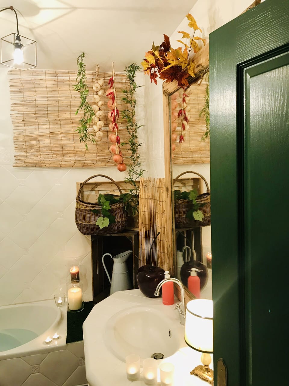 Standard Room | Bathroom | Free toiletries, hair dryer, towels