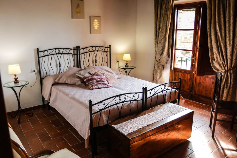 Romantic Apartment | Individually furnished, desk, laptop workspace, blackout drapes