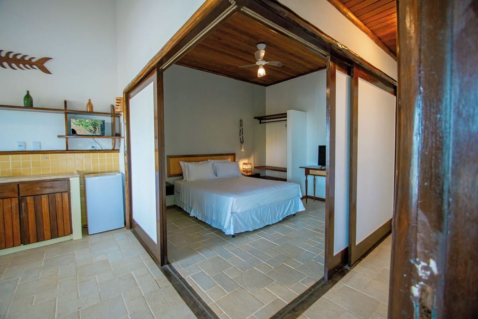 CASA 13 | Minibar, cribs (free), WiFi (free), individually decorated