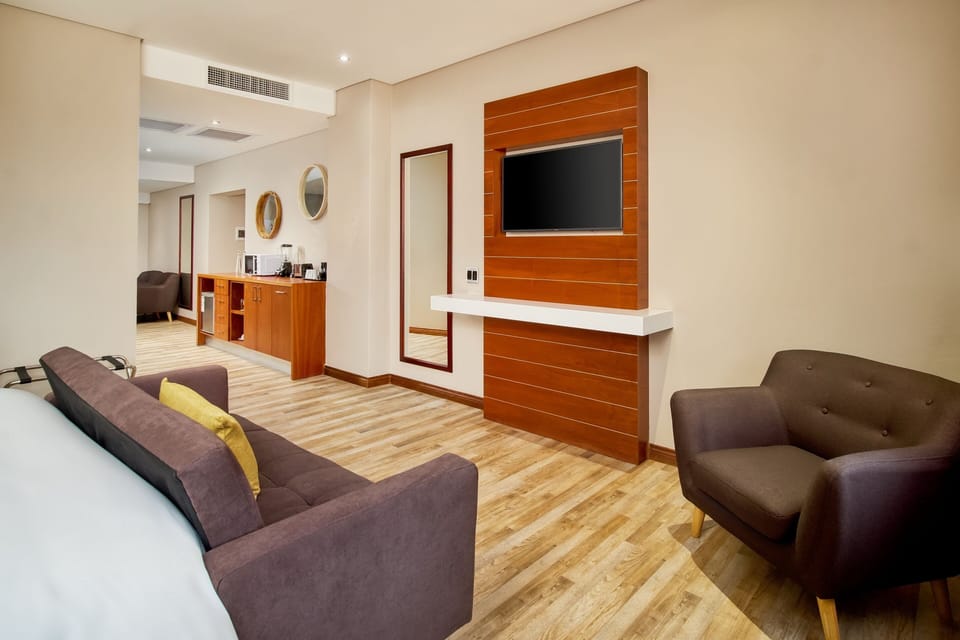 1 bedroom, in-room safe, desk, laptop workspace