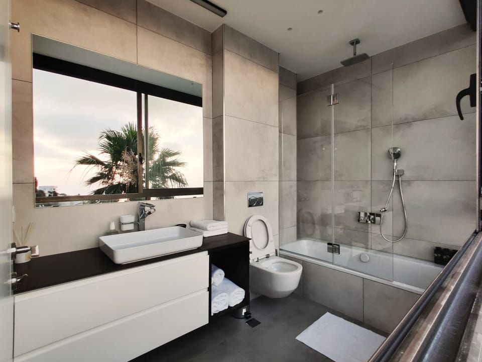 Luxury Suites by Notaly Ariel Bed and Breakfast in Haifa