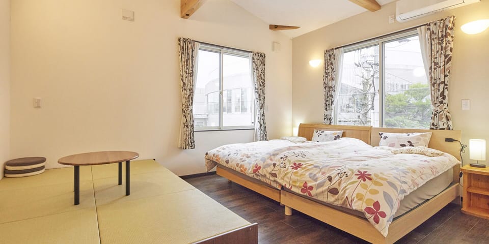 Family Room, Non Smoking | Blackout drapes, free WiFi, bed sheets