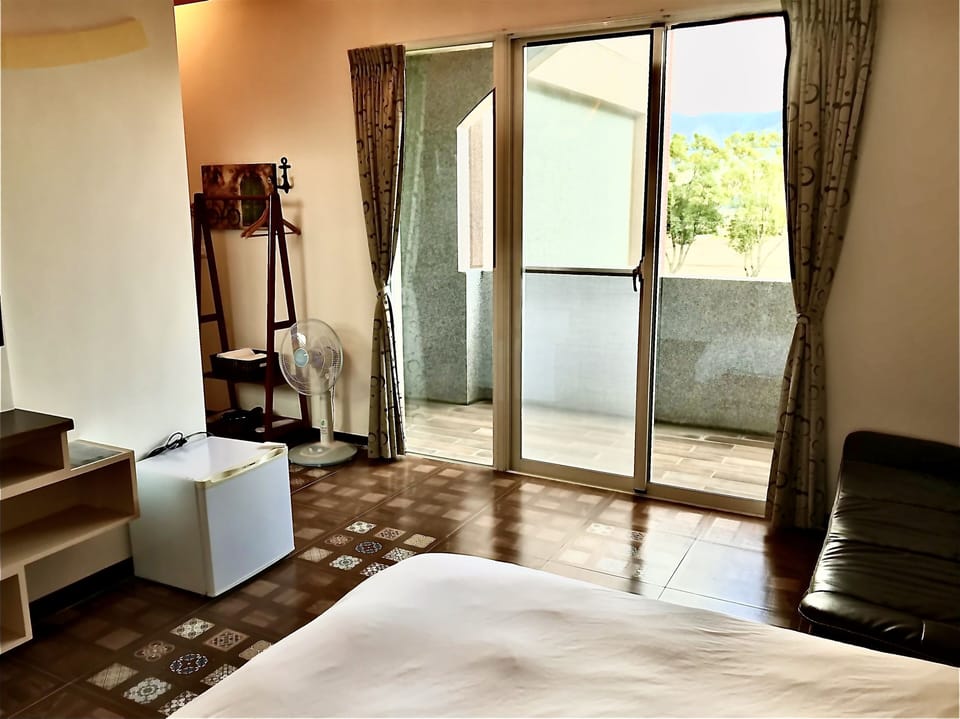Double Room (B01) | Down comforters, blackout drapes, rollaway beds, free WiFi
