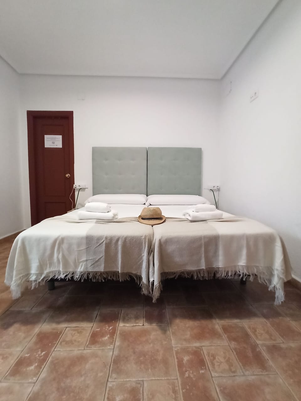 Twin Room | Free WiFi, bed sheets