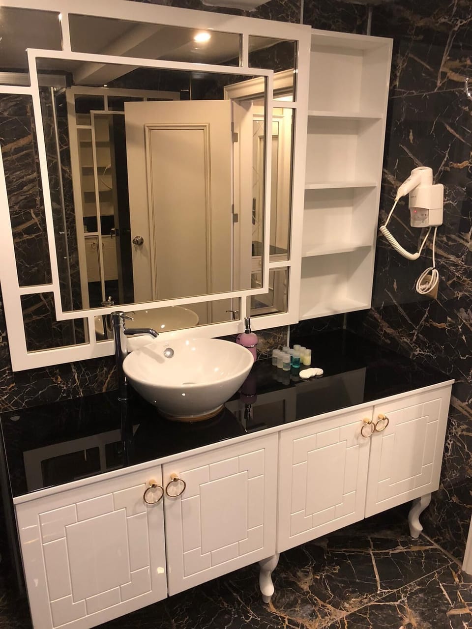 Junior Triple Room | Bathroom | Shower, free toiletries, hair dryer, slippers