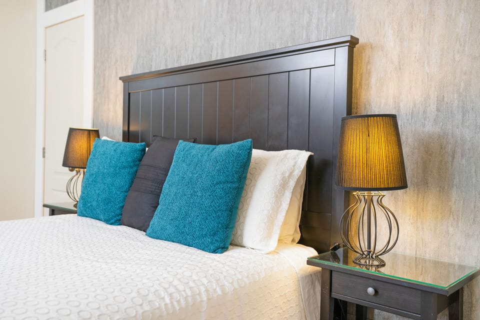Classic Room | Pillowtop beds, desk, laptop workspace, soundproofing