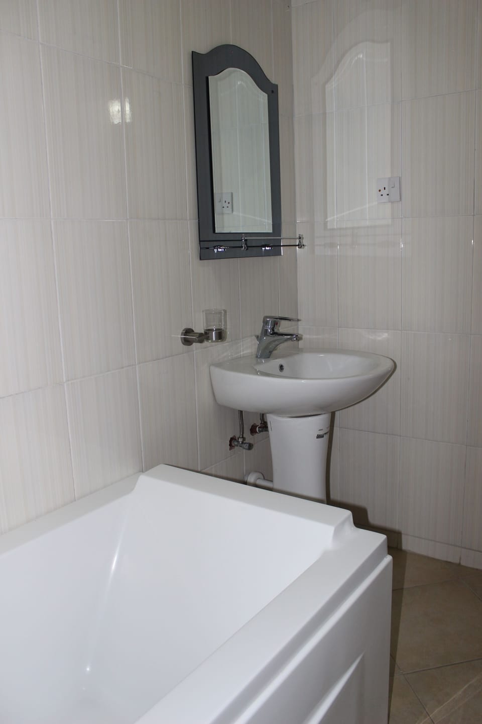 Deluxe Single Room | Bathroom sink