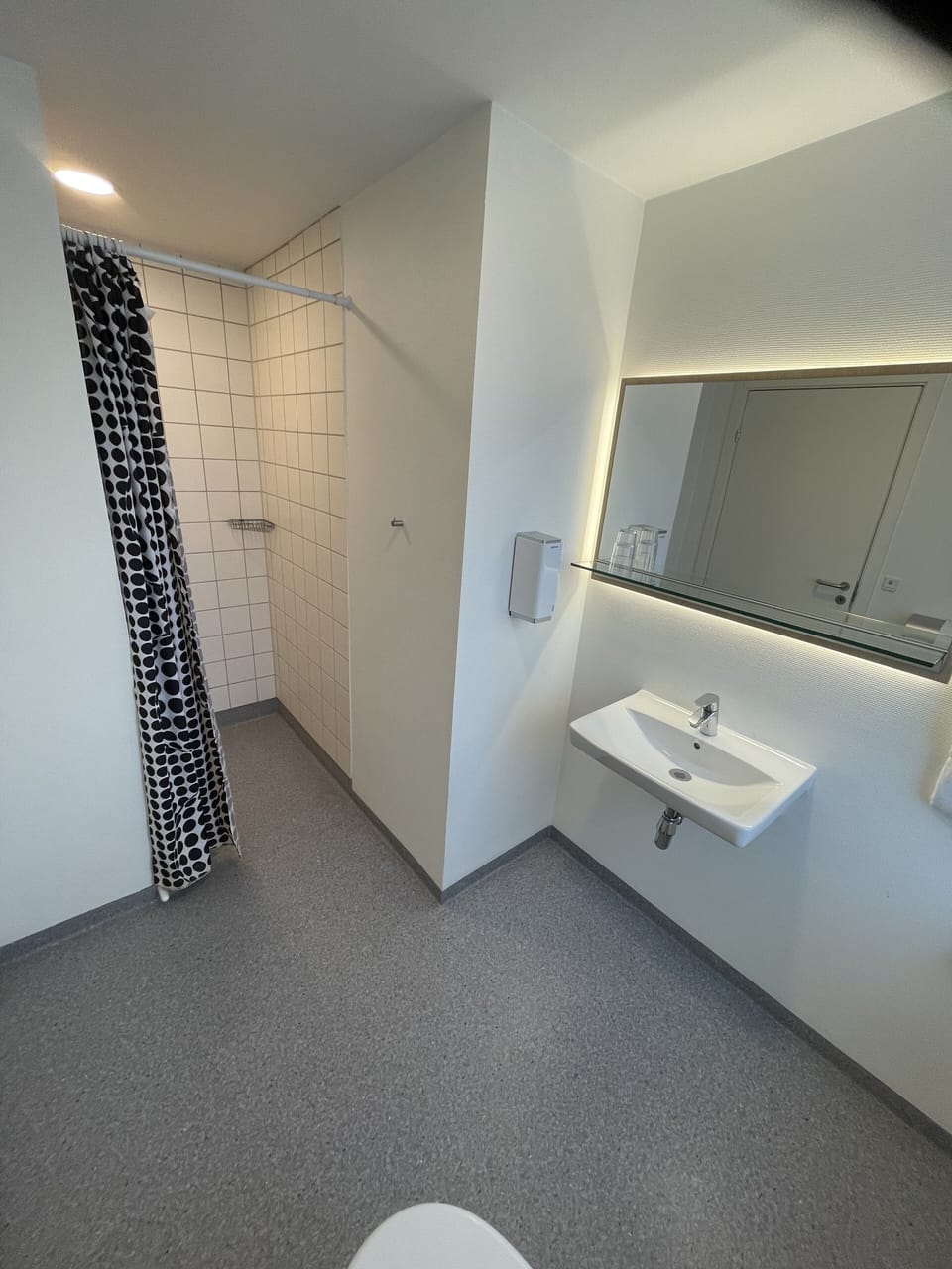 Double or Twin Room | Bathroom | Shower, hair dryer, towels, soap