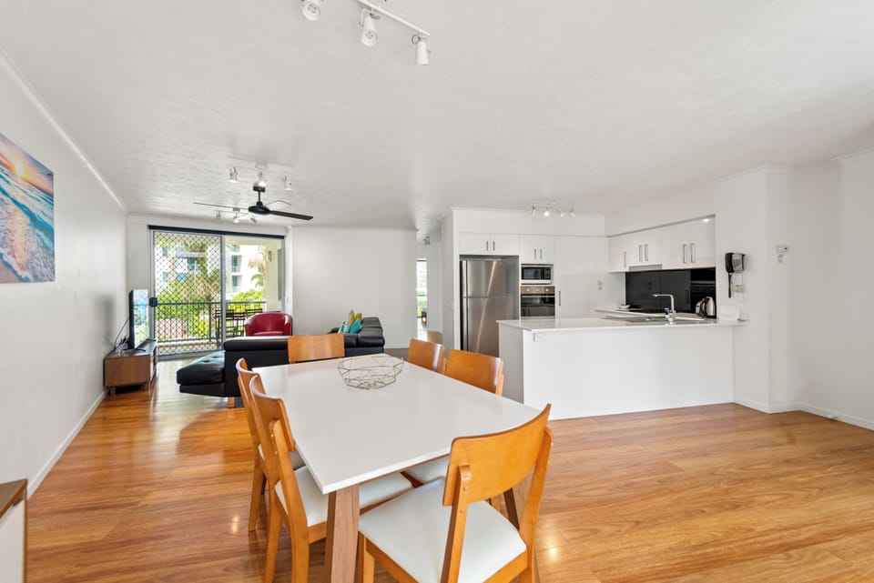 Deluxe Apartment, 2 Bedrooms | 2 bedrooms, iron/ironing board, WiFi (free), individually decorated