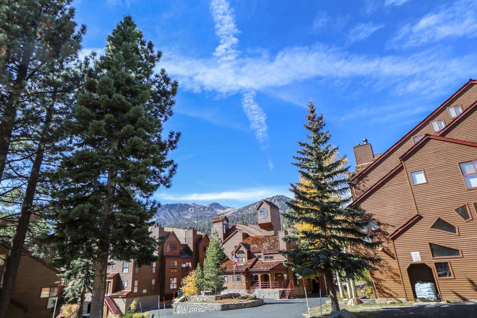 Condo, 1 Bedroom | Property grounds