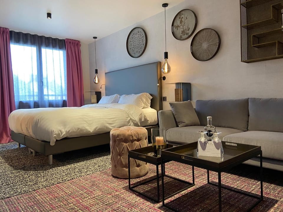 In-room safe, individually decorated, individually furnished, desk