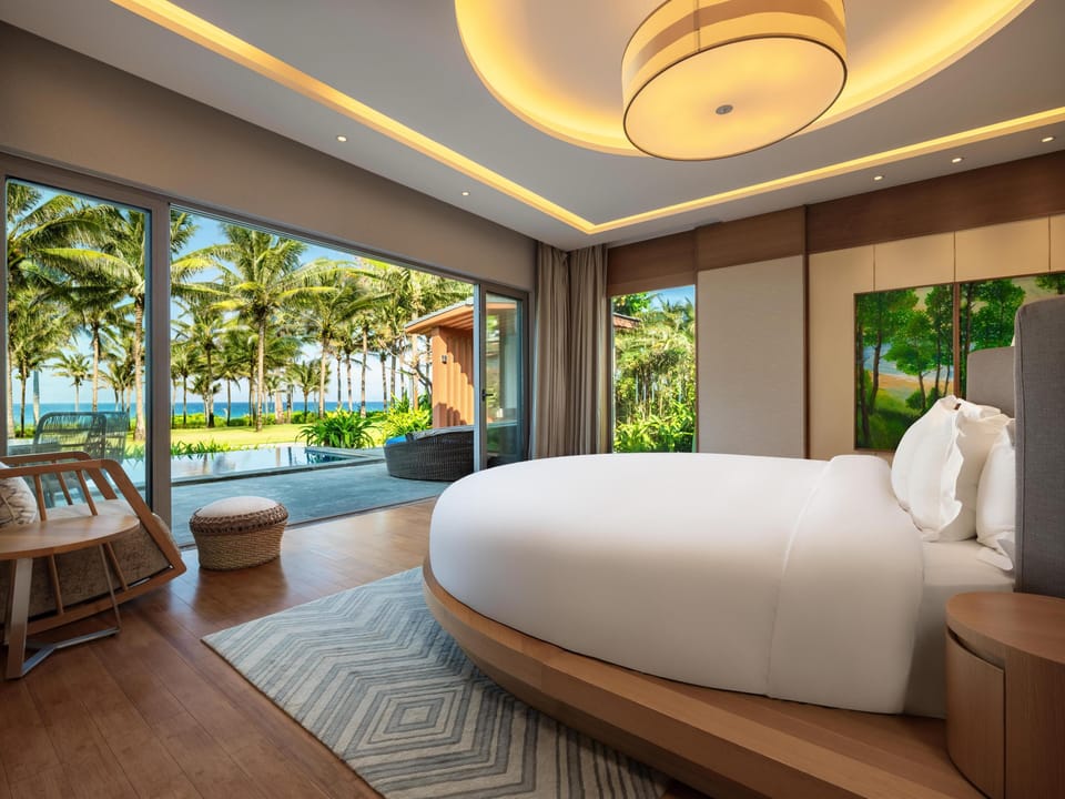 Presidential Villa, Beachfront (Pool) | Hypo-allergenic bedding available, in-room safe, desk, laptop workspace